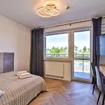 Pileckiego 59 Z Balkonem Bezplatny Parking By Perfect Warschau