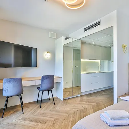 Pileckiego 59 Z Balkonem Bezplatny Parking By Perfect
