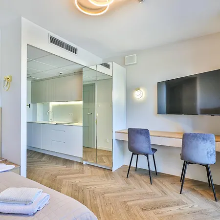 Pileckiego 59 Z Balkonem Bezplatny Parking By Perfect
