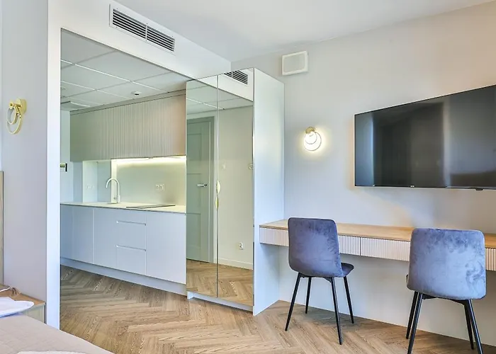 Pileckiego 59 Z Balkonem Bezplatny Parking By Perfect