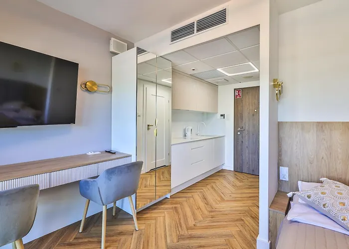 Pileckiego 59 Z Balkonem Bezplatny Parking By Perfect شقة *